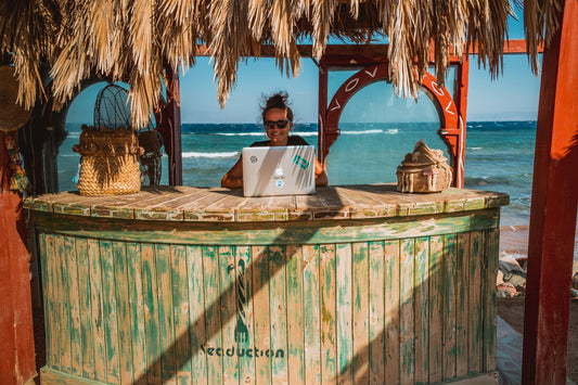 Who are Digital Nomads? And how you can become one! - Nomad Supply
